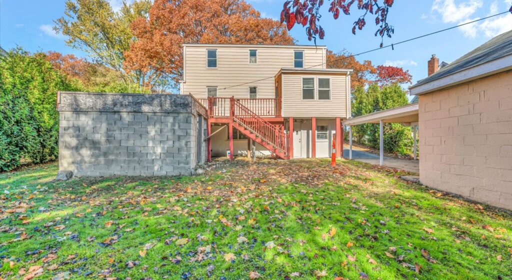 139 Woodmont Ave Bridgeport, CT 06606