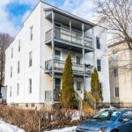 13 Greenwoods Ave Unit 2